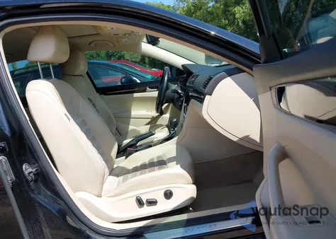 2015 Volkswagen Passat 1.8T Sel Premium from USA, damaged, VIN 1VWCS7A37FC013115